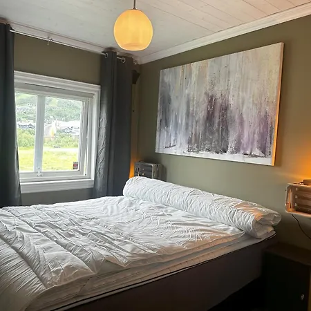 Cozy With Perfect Location In